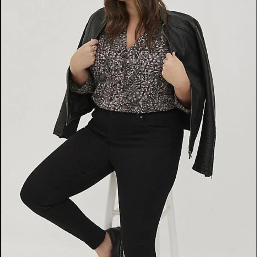 NWT Torrid Harper Pullover Top - Picture 6 of 8